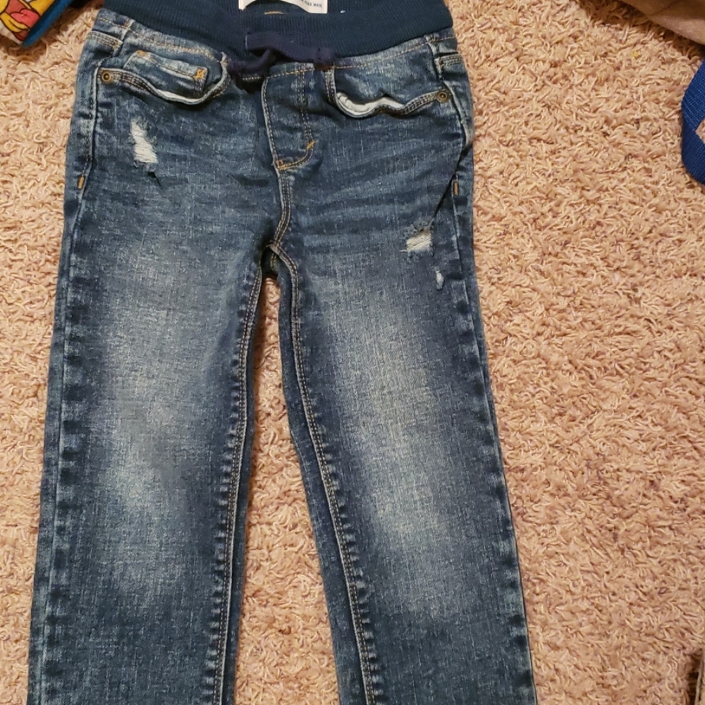 Boys karate skinny jeans. Never worn no tags